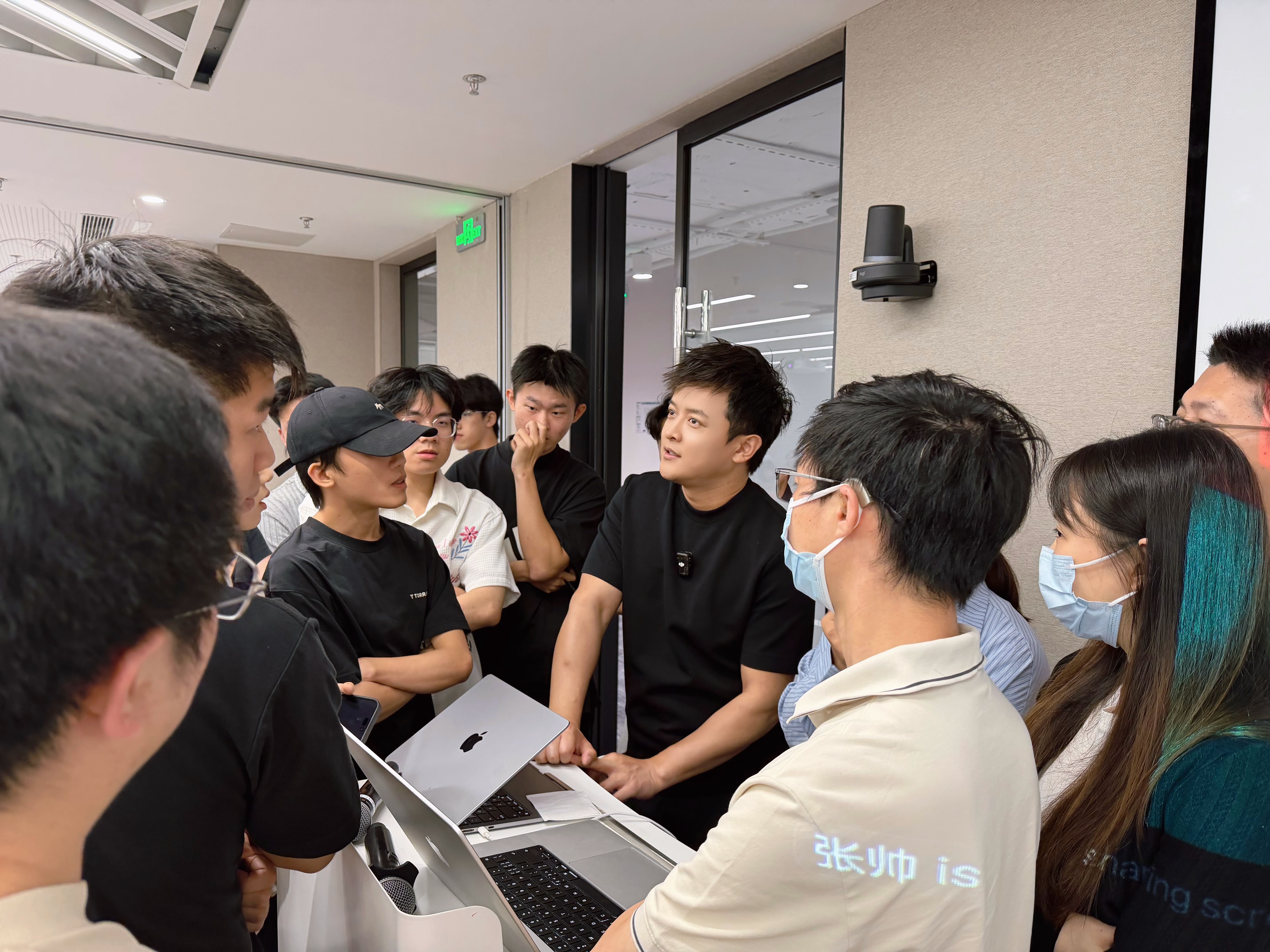 超拼会张帅与现场学员交流短视频和AI内容方法